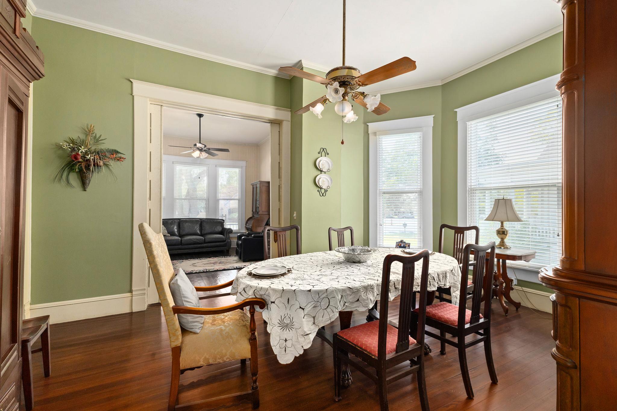 809 Paulus St, Schulenburg, TX 78956