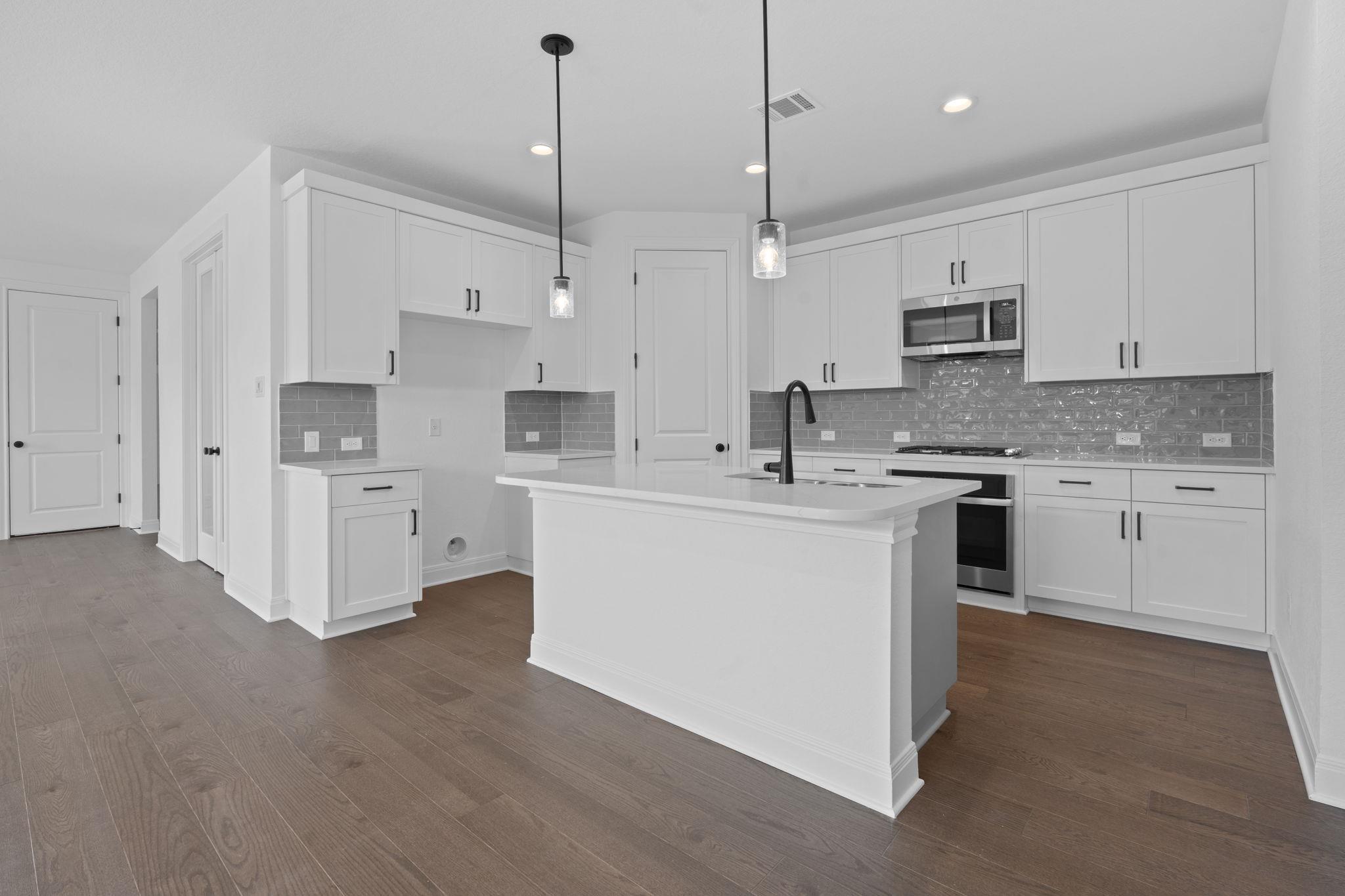 338 Orleanian Dr, Buda, TX 78610