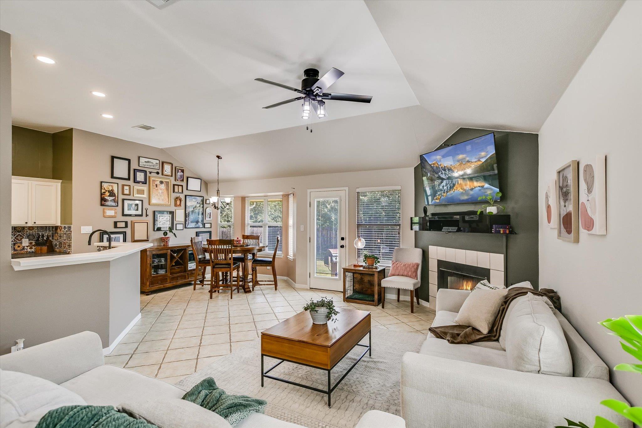 1302 Redbud Ln, Leander, TX 78641