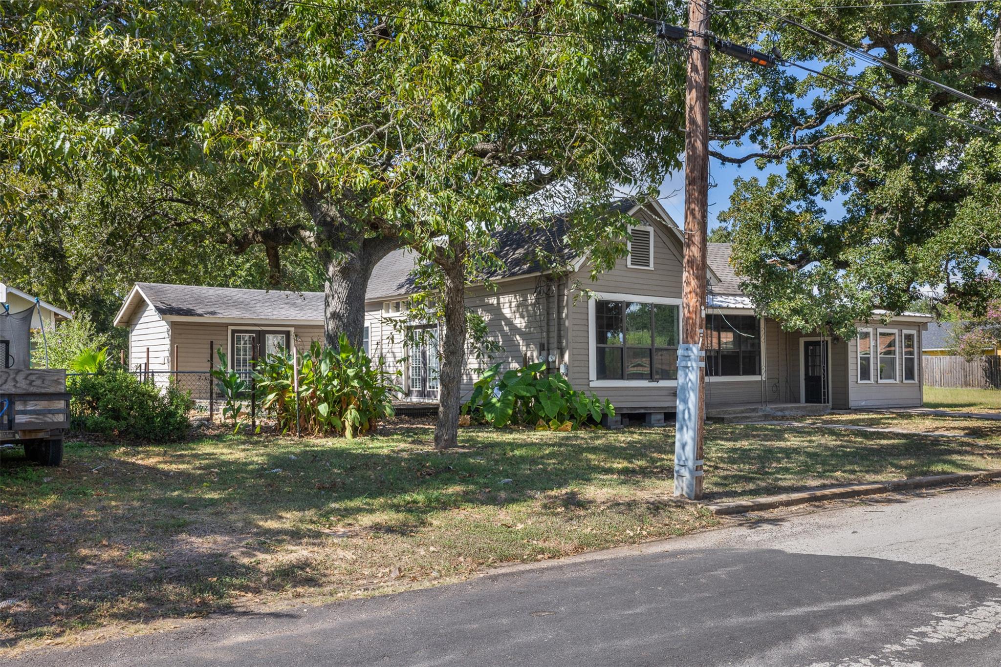 488 Seventh St, Somerville, TX 77879