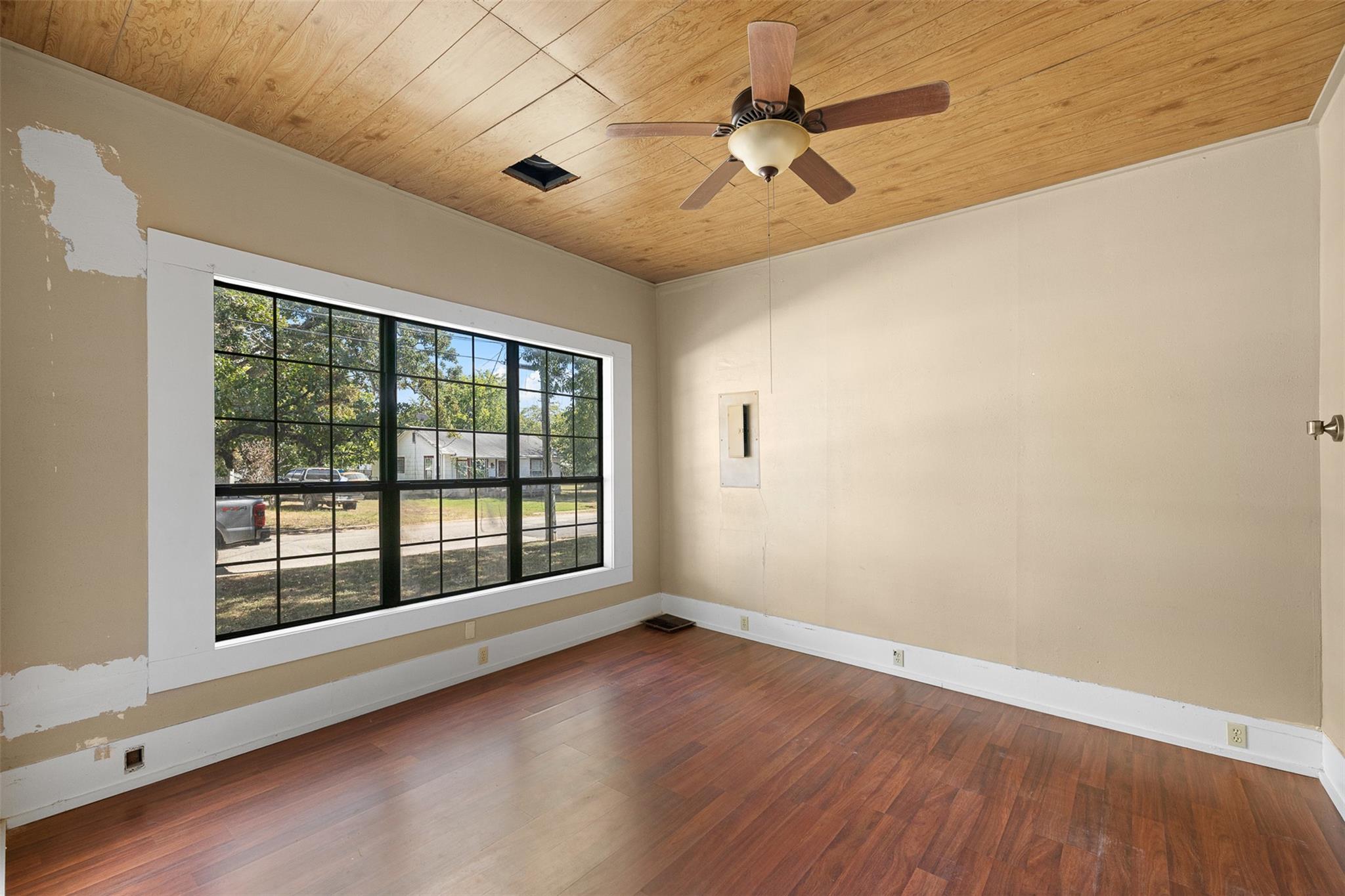 488 Seventh St, Somerville, TX 77879