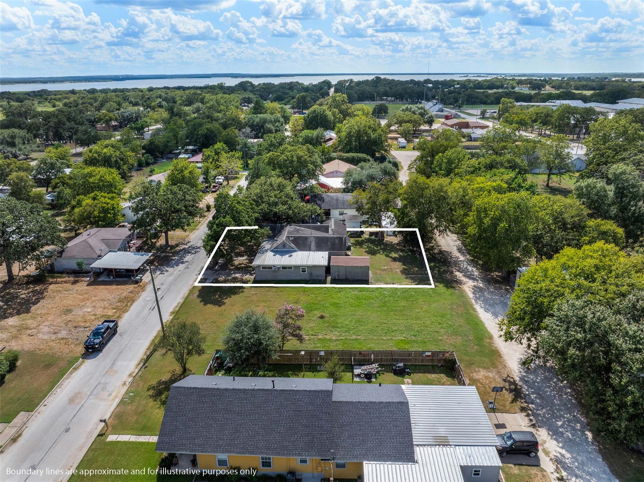 488 Seventh St, Somerville, TX 77879