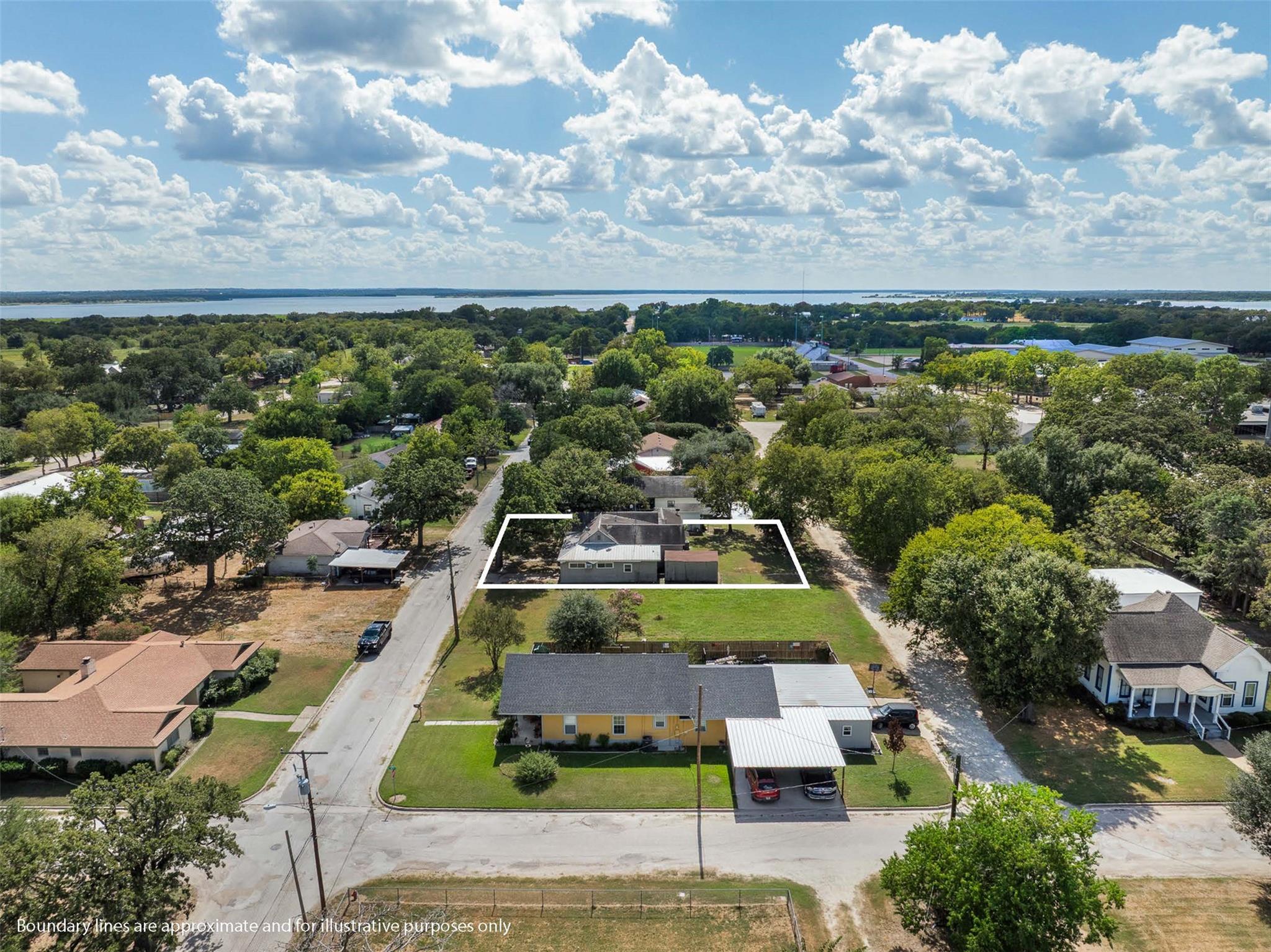 488 Seventh St, Somerville, TX 77879