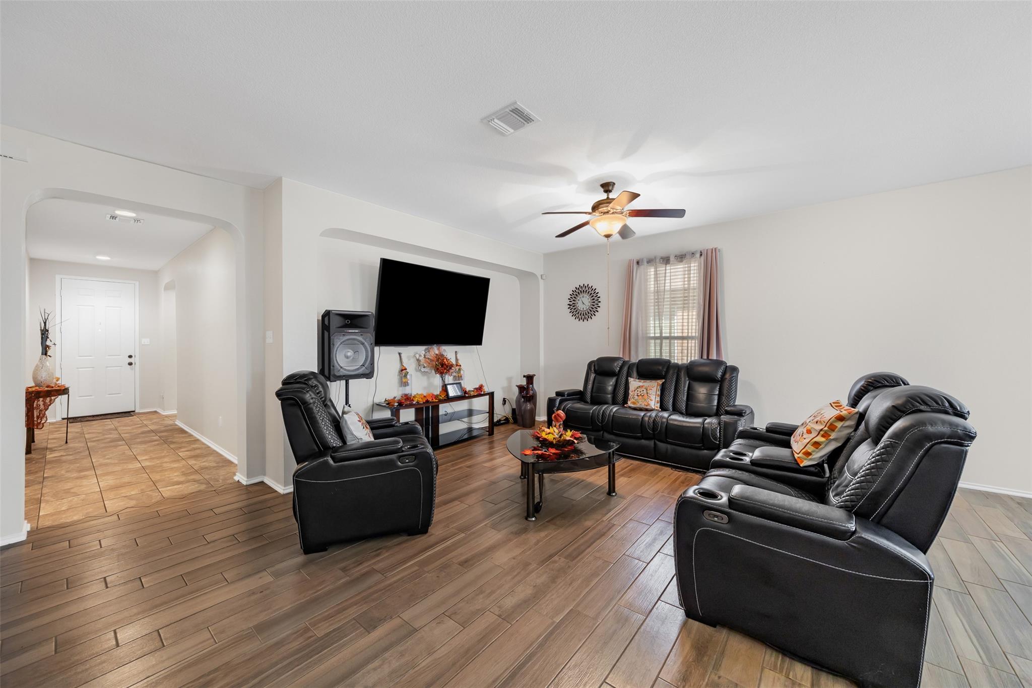 1070 Lonesome Oak Dr, Temple, TX 76502