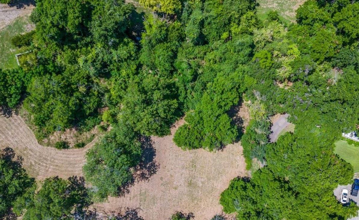 8 E Hampton Dr, Seguin, TX 78155