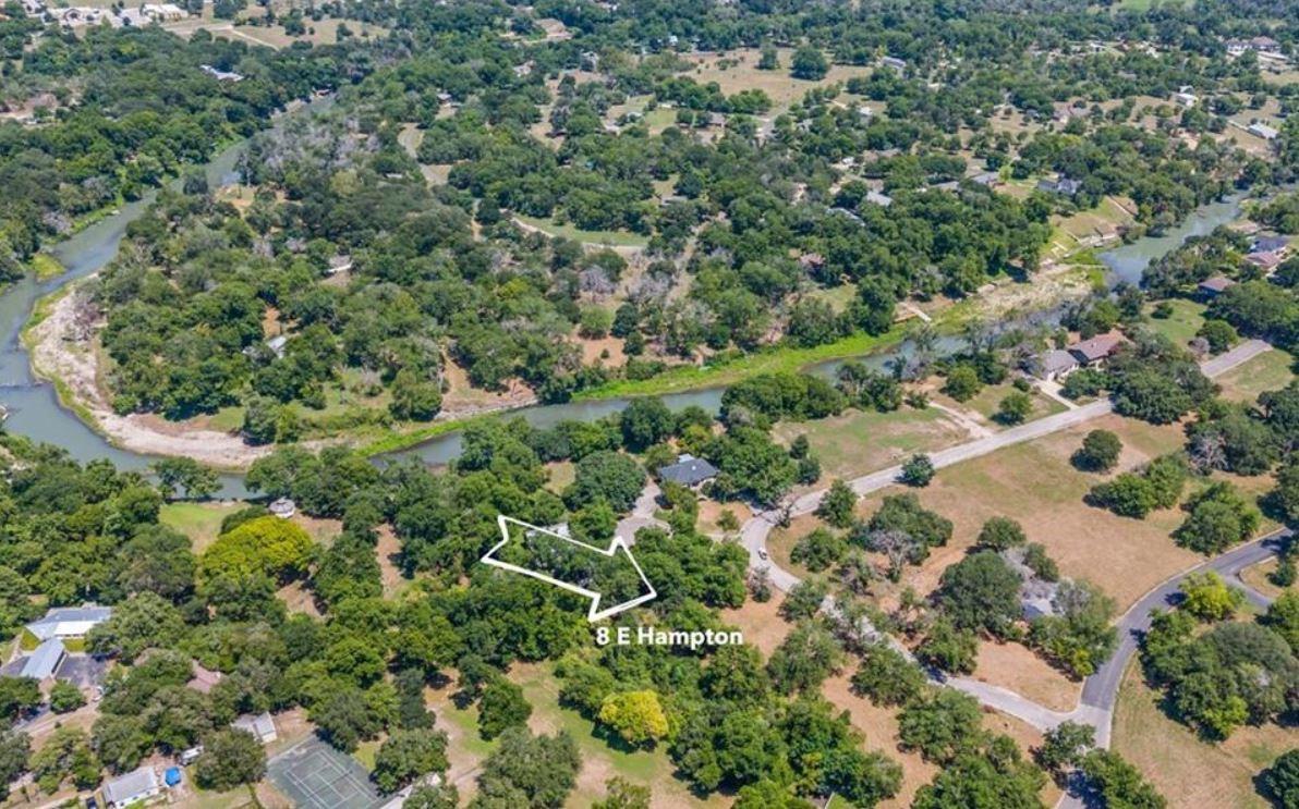 8 E Hampton Dr, Seguin, TX 78155