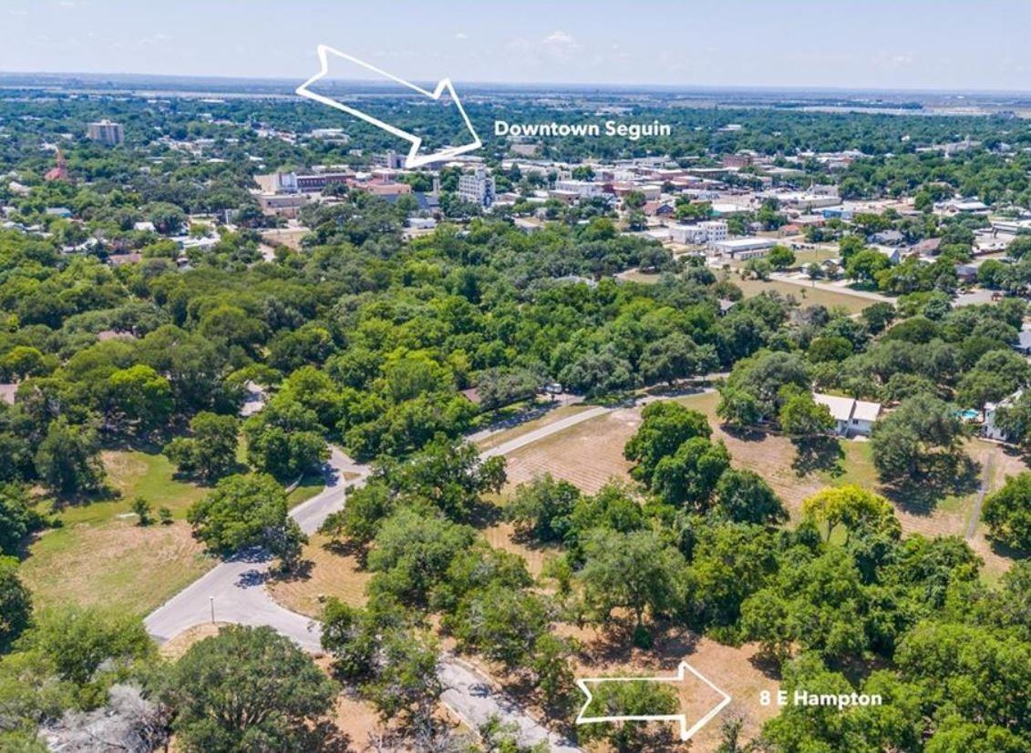 8 E Hampton Dr, Seguin, TX 78155