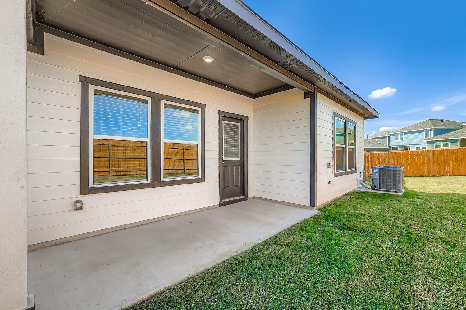 12112 Douglas Fir Cir, Mustang Ridge, TX 78610