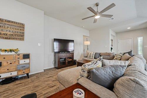 155 Lyndon Dr, San Marcos, TX 78666