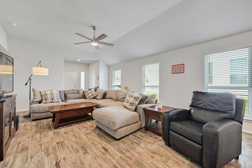 155 Lyndon Dr, San Marcos, TX 78666