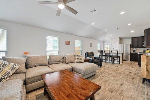 155 Lyndon Dr, San Marcos, TX 78666