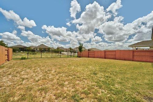 155 Lyndon Dr, San Marcos, TX 78666