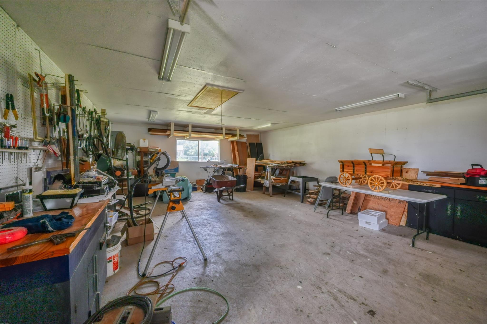 504 N Avenue N, Johnson City, TX 78636