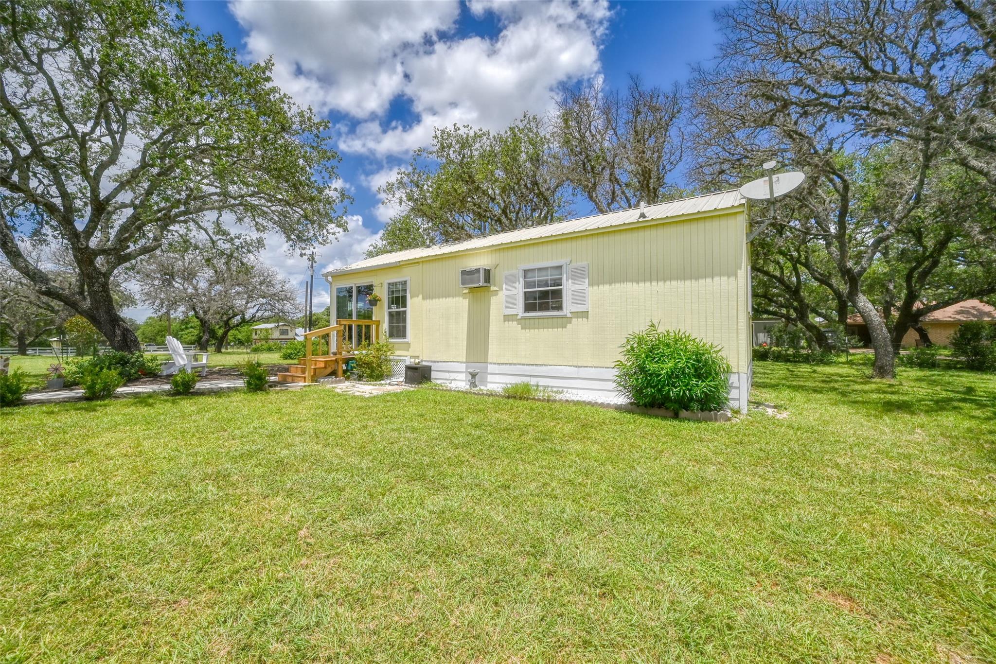 504 N Avenue N, Johnson City, TX 78636