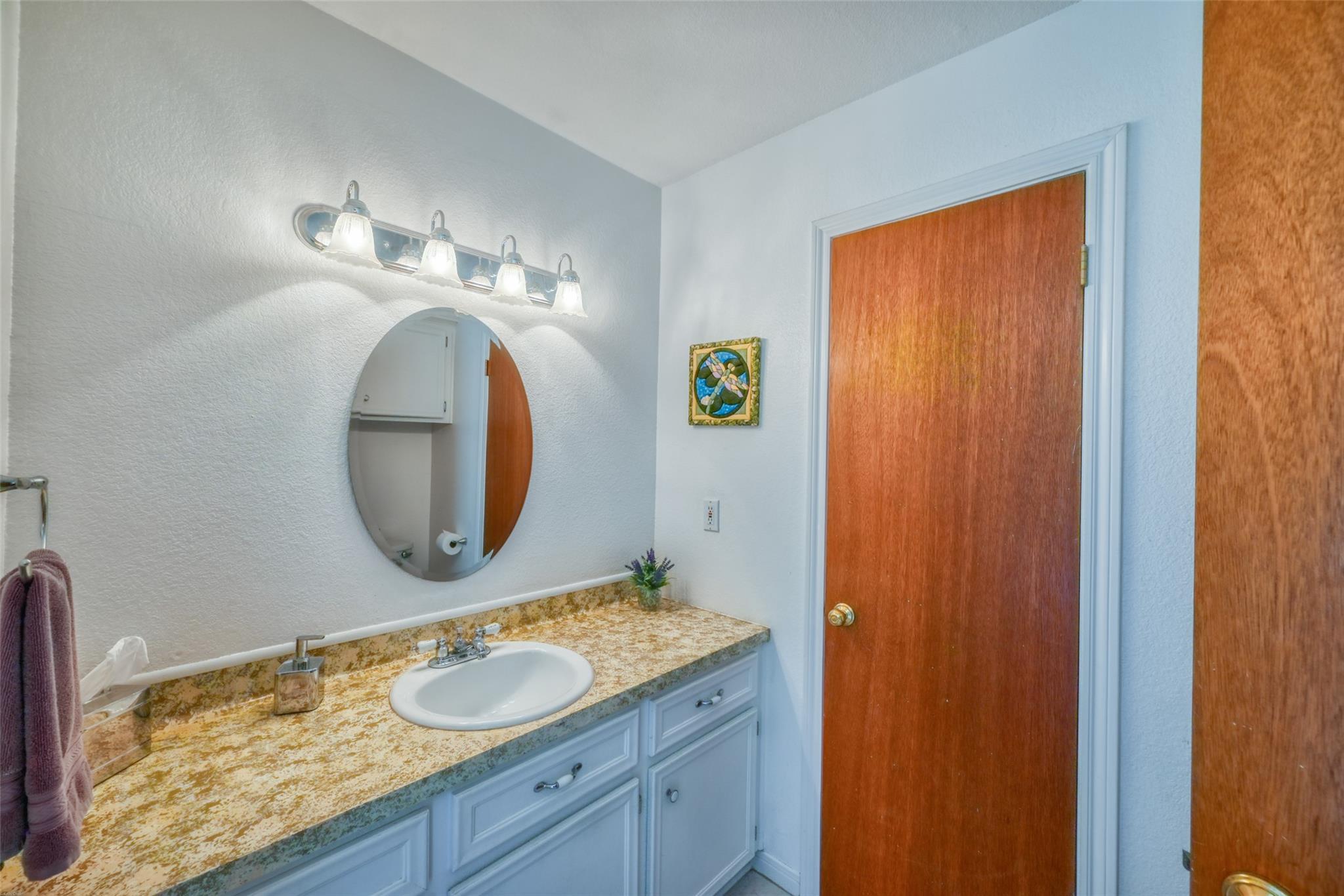 504 N Avenue N, Johnson City, TX 78636