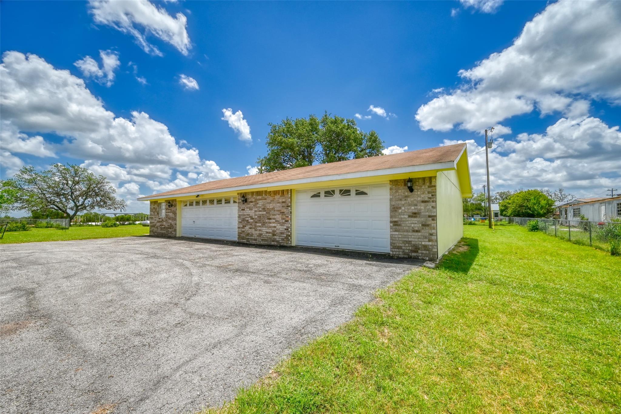 504 N Avenue N, Johnson City, TX 78636