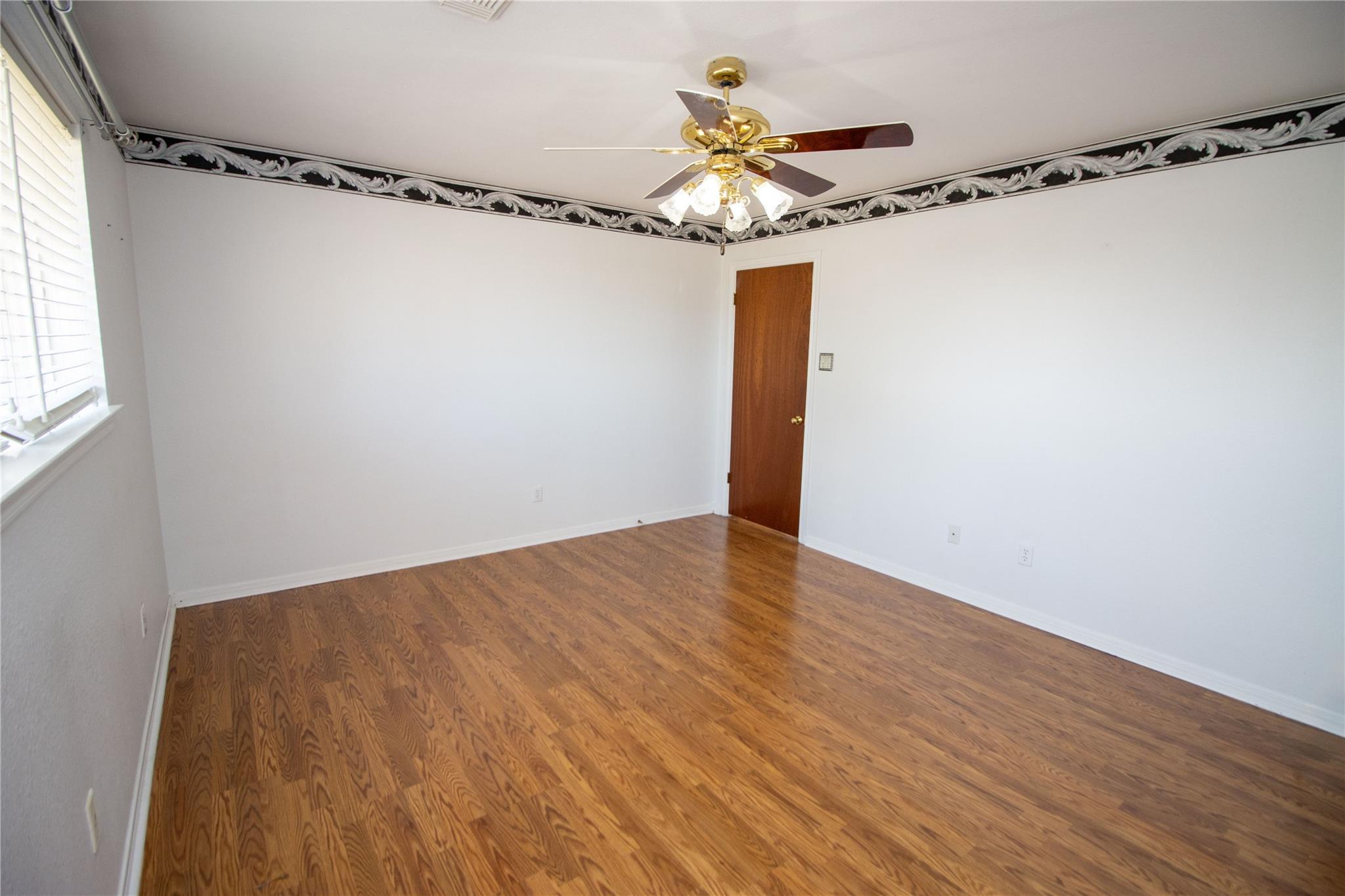 504 N Avenue N, Johnson City, TX 78636