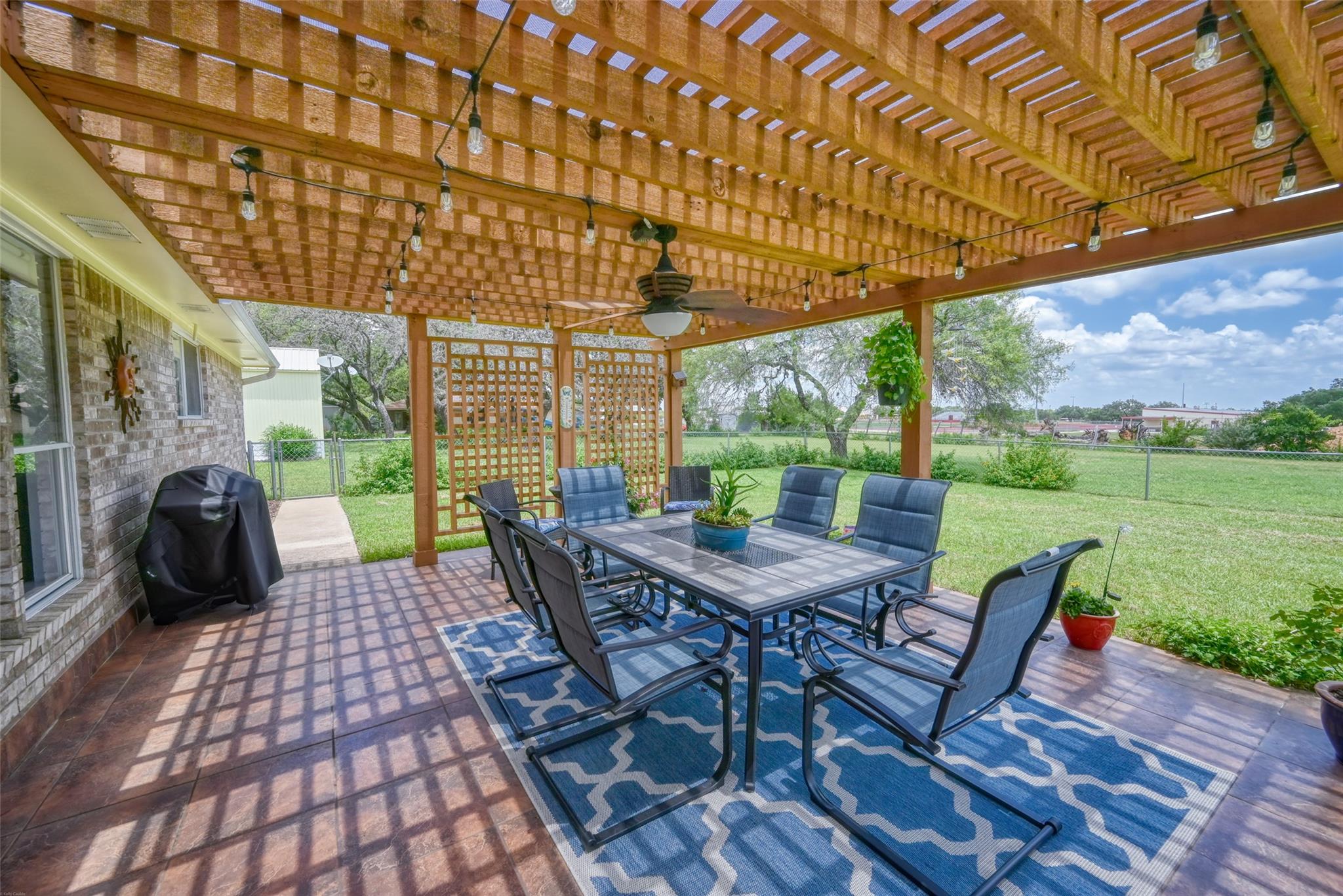 504 N Avenue N, Johnson City, TX 78636