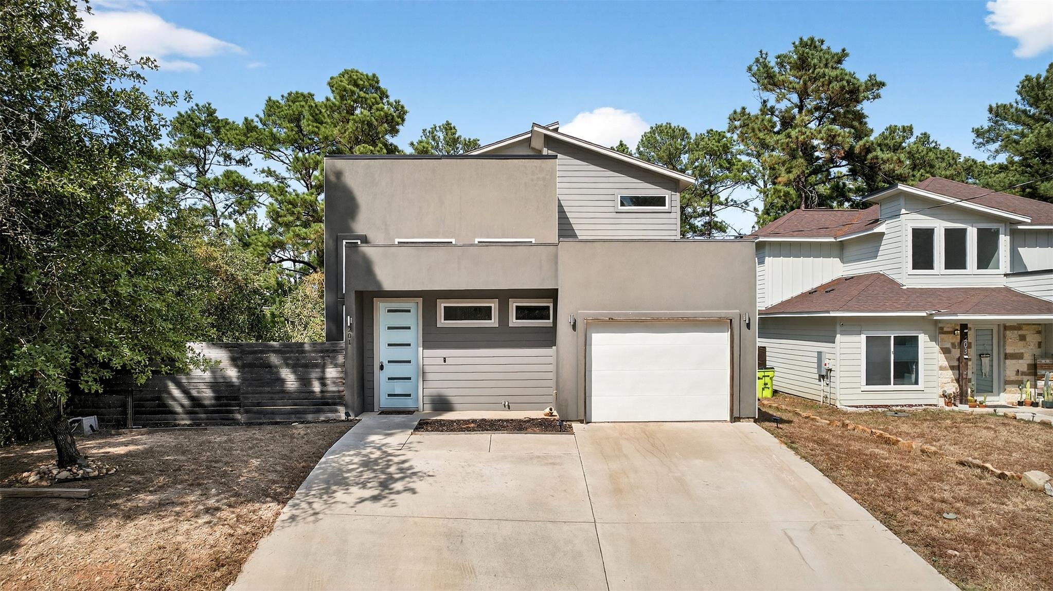 201 Hanauma Dr, Bastrop, TX 78602