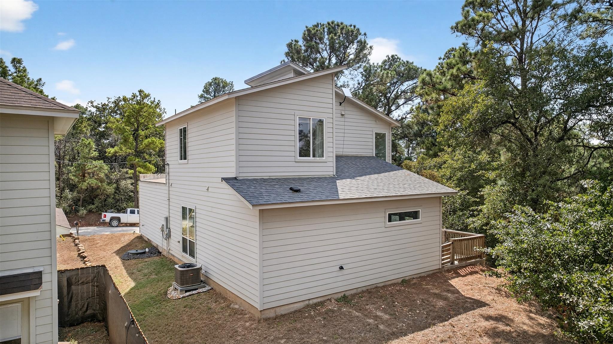 201 Hanauma Dr, Bastrop, TX 78602