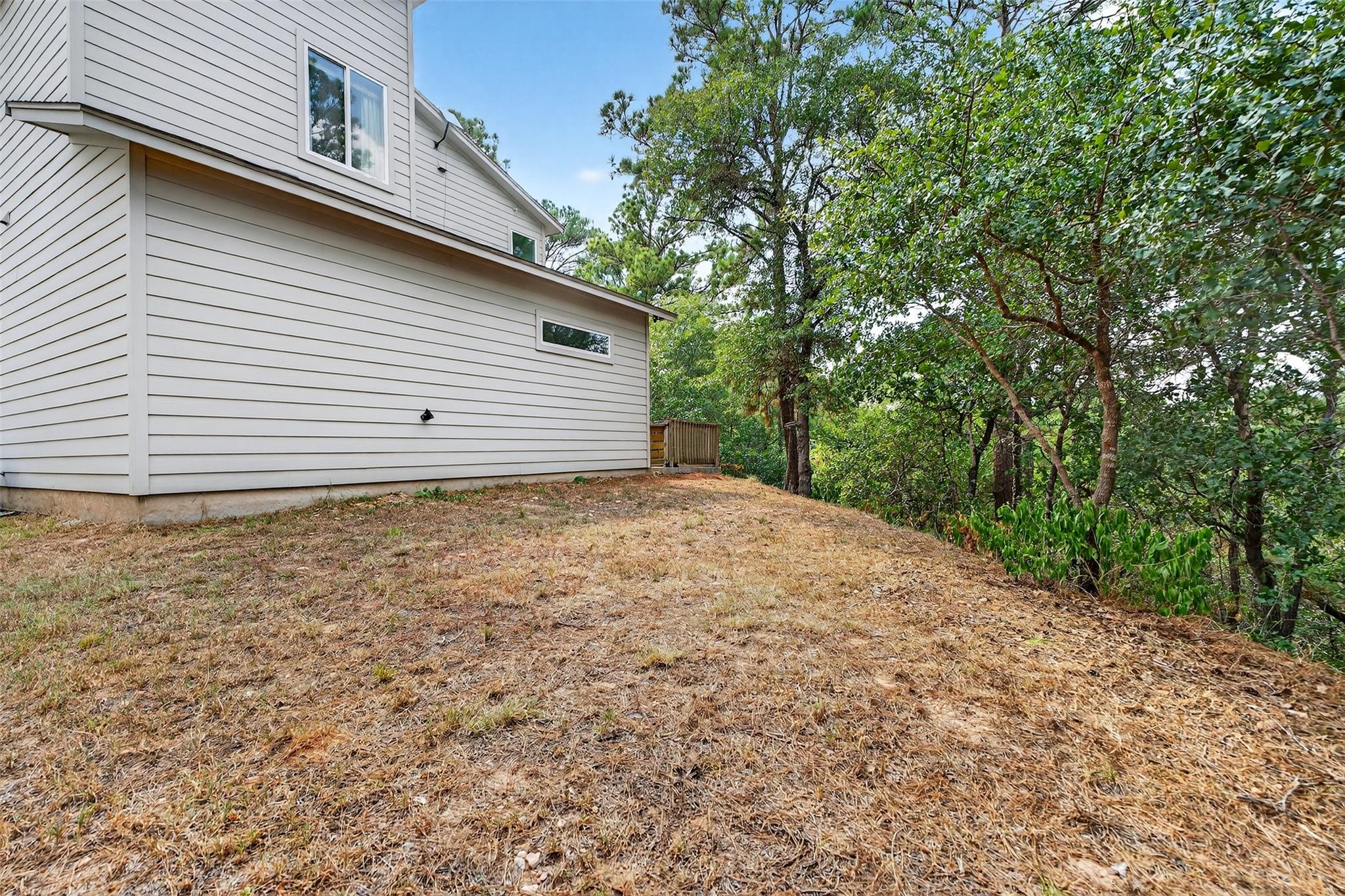 201 Hanauma Dr, Bastrop, TX 78602