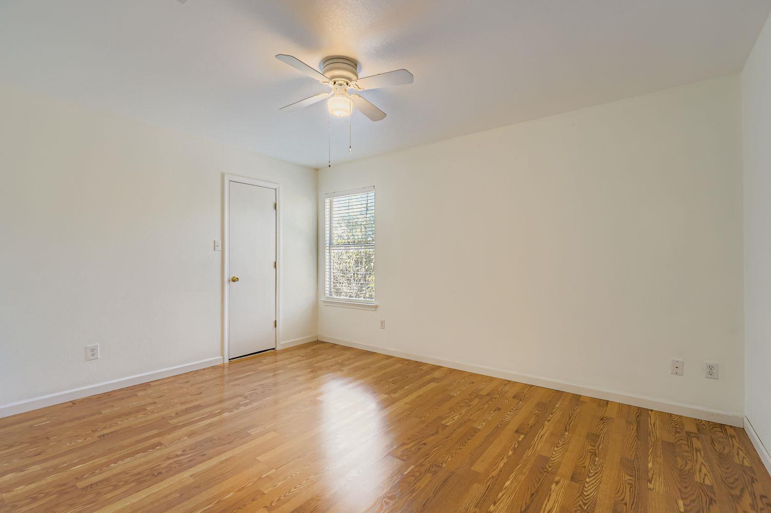 411 Meadow Park Dr, Georgetown, TX 78626