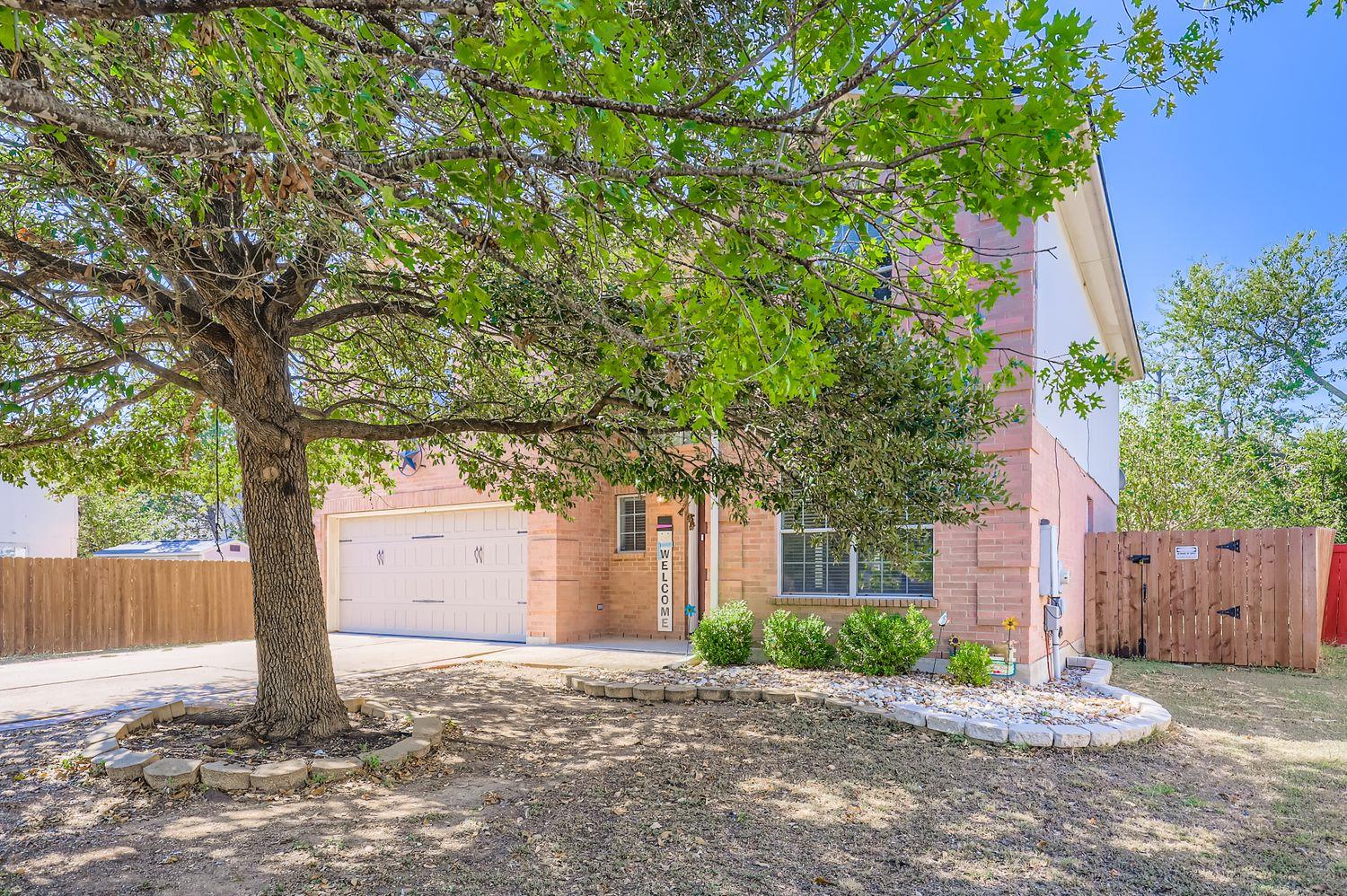 411 Meadow Park Dr, Georgetown, TX 78626