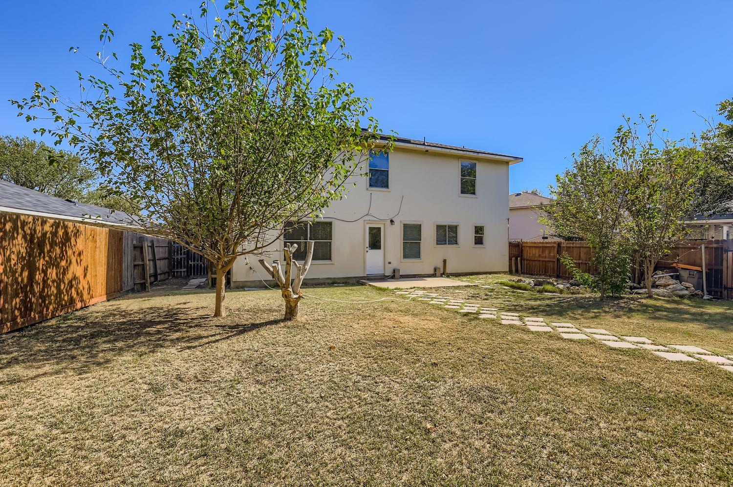 411 Meadow Park Dr, Georgetown, TX 78626