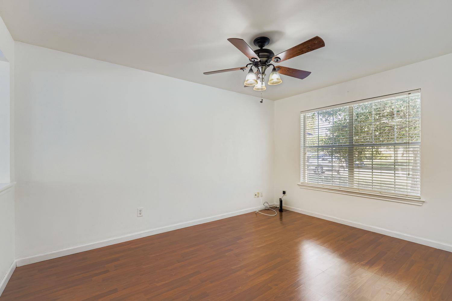 411 Meadow Park Dr, Georgetown, TX 78626