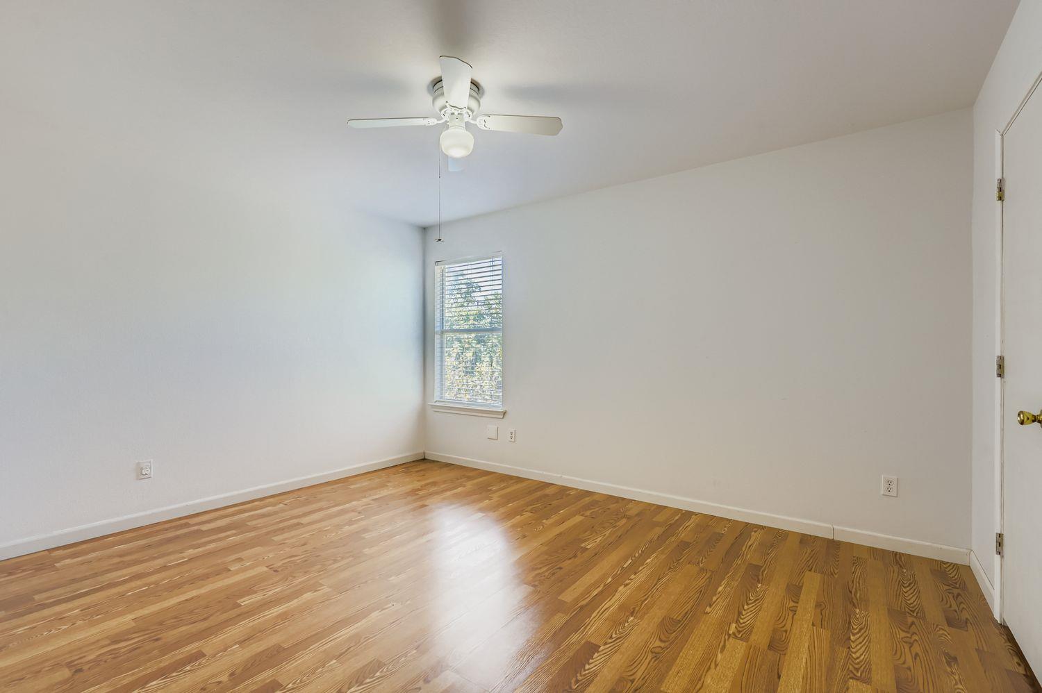 411 Meadow Park Dr, Georgetown, TX 78626