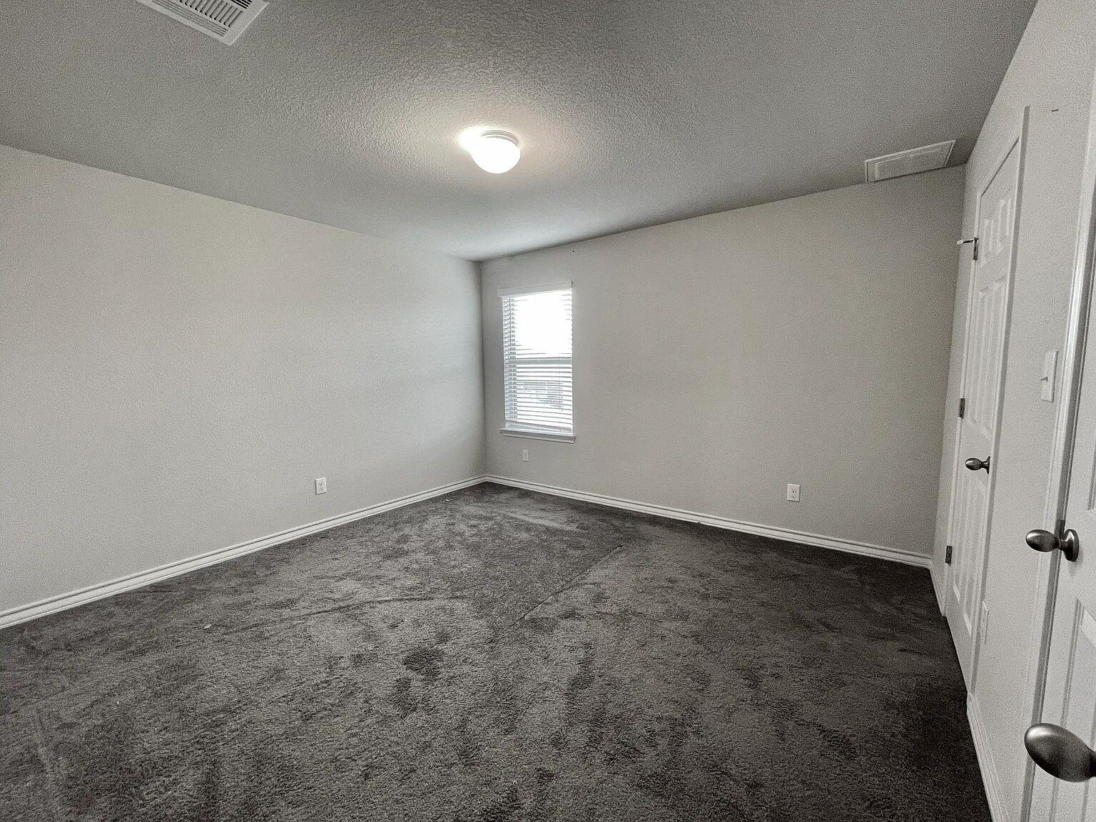 218 Boxwood Dr, Buda, TX 78610