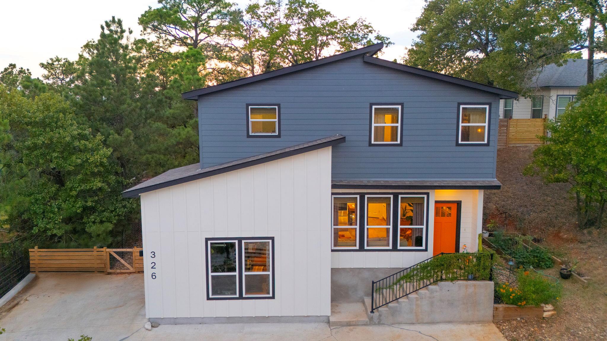 326 Tahitian Dr, Bastrop, TX 78602