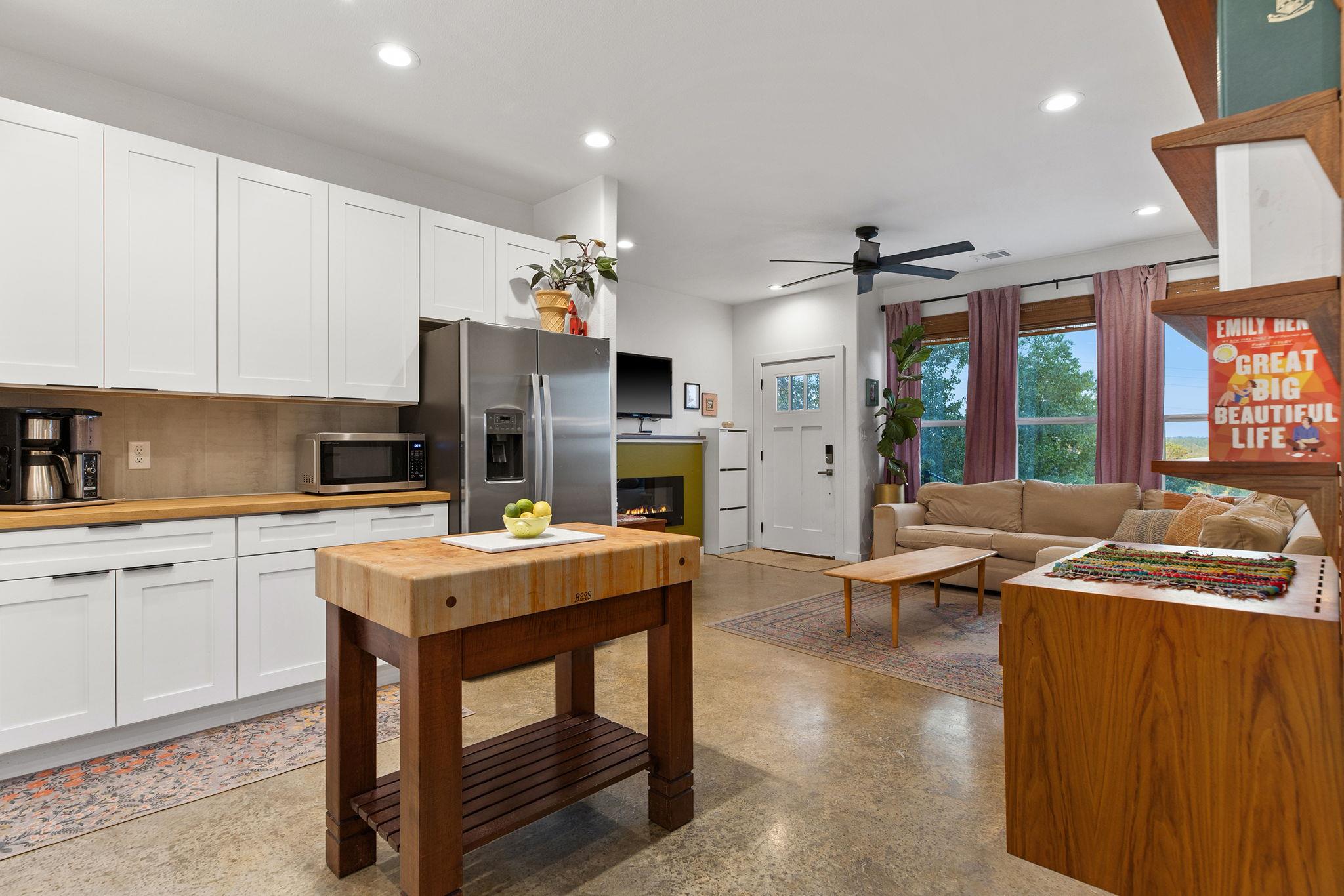 326 Tahitian Dr, Bastrop, TX 78602