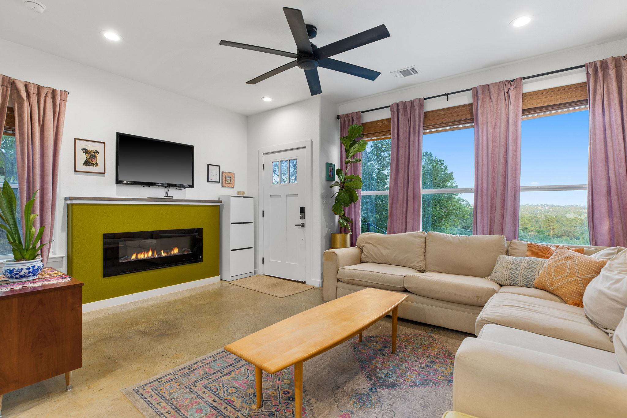 326 Tahitian Dr, Bastrop, TX 78602