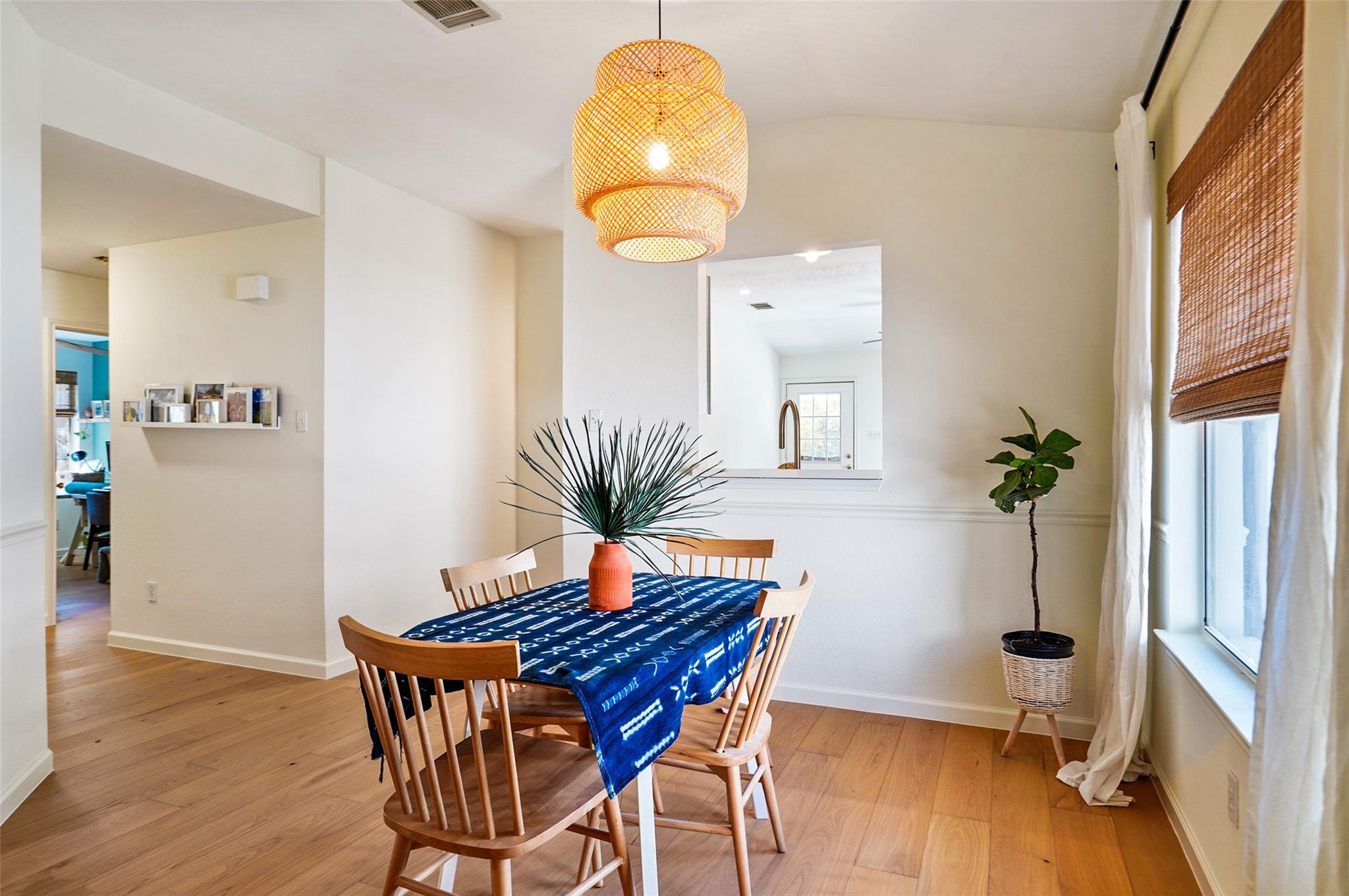 1422 Wheatfall Ln, Austin, TX 78748