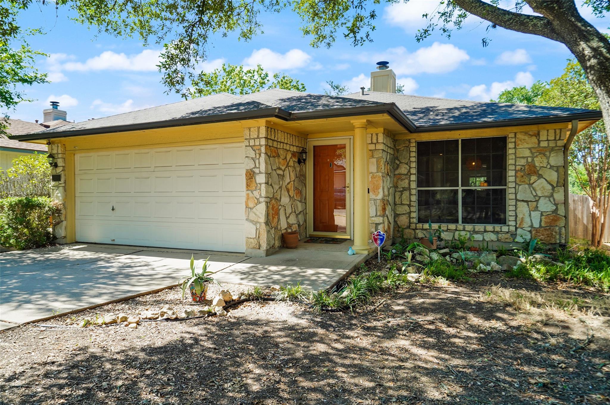 1422 Wheatfall Ln, Austin, TX 78748
