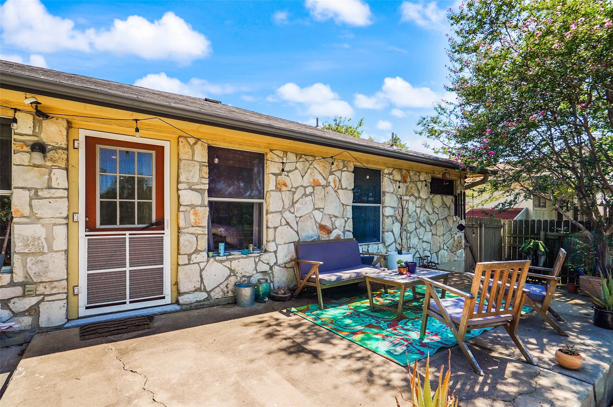 1422 Wheatfall Ln, Austin, TX 78748