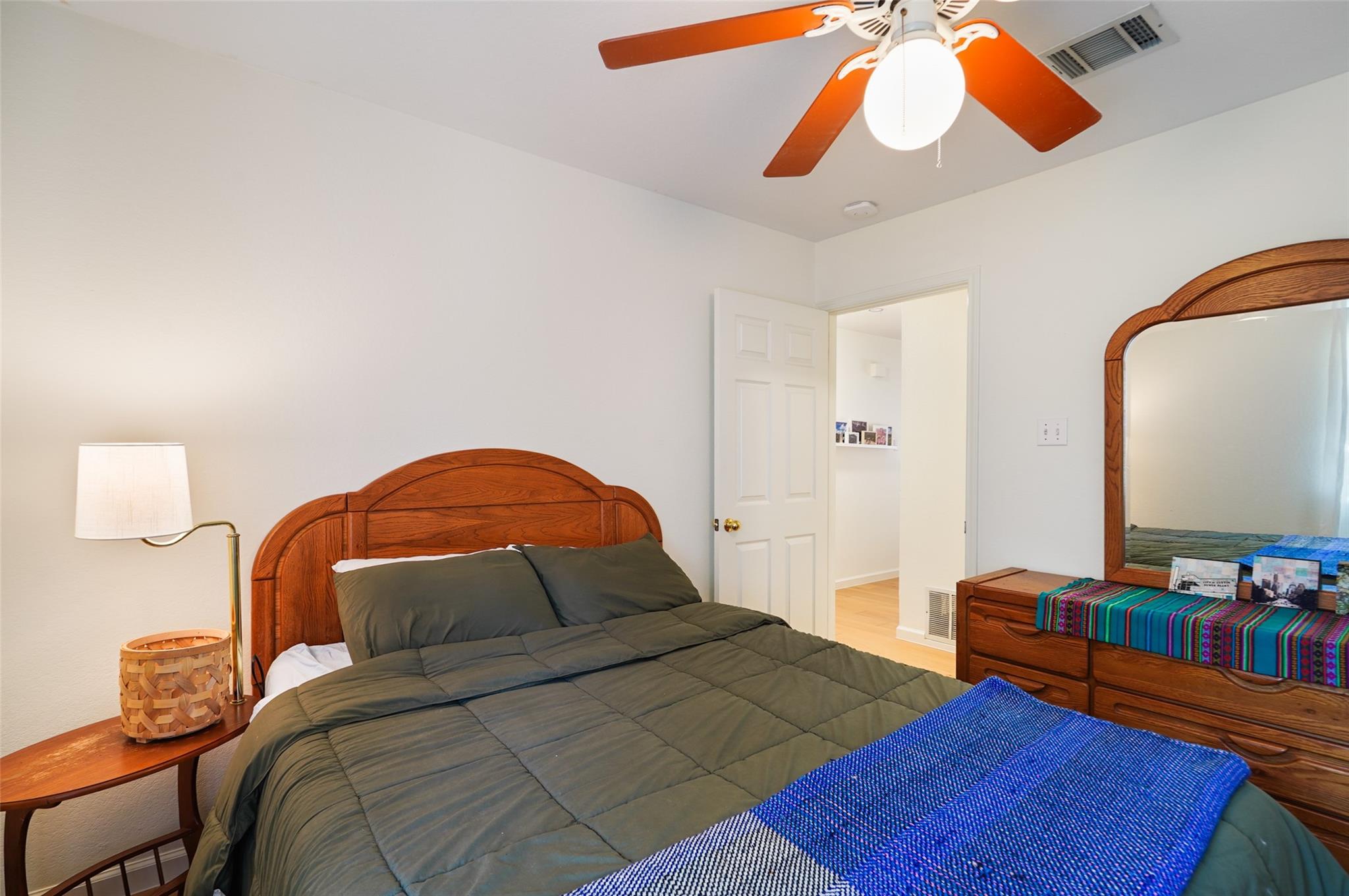 1422 Wheatfall Ln, Austin, TX 78748