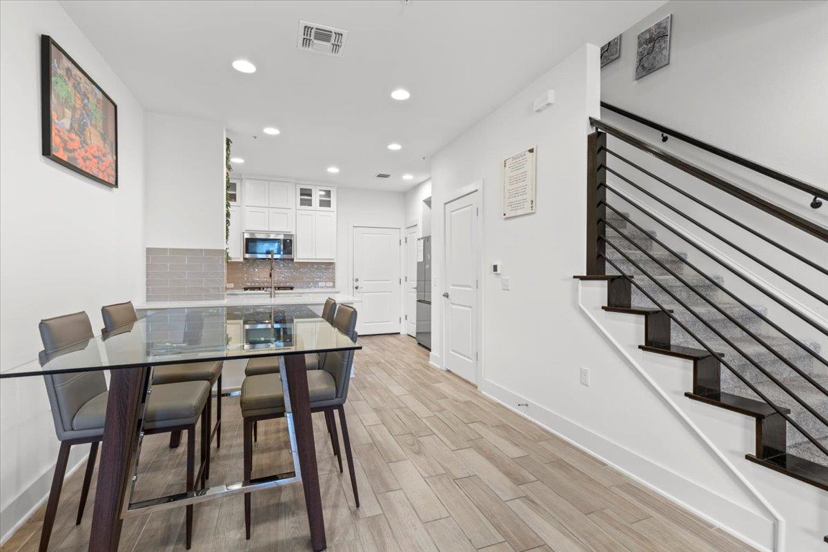 2516 Simond Ave # D, Austin, TX 78723