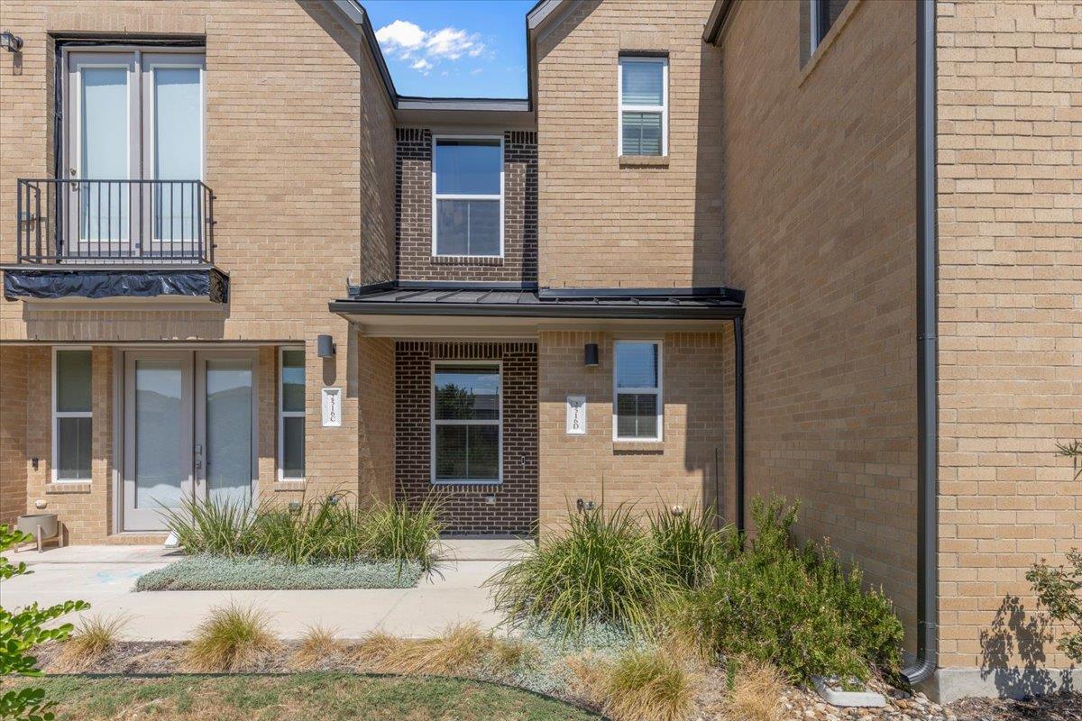 2516 Simond Ave # D, Austin, TX 78723