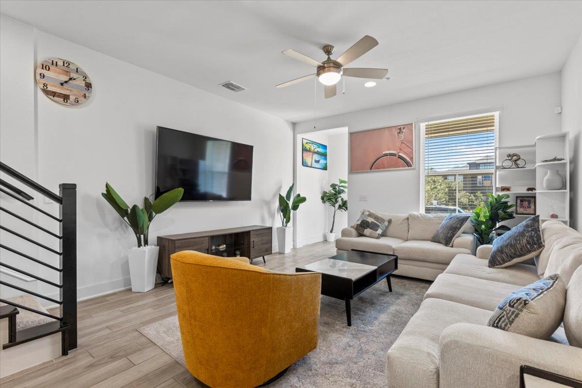 2516 Simond Ave # D, Austin, TX 78723