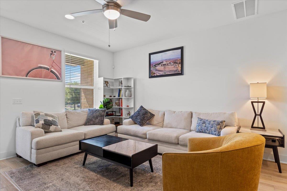 2516 Simond Ave # D, Austin, TX 78723