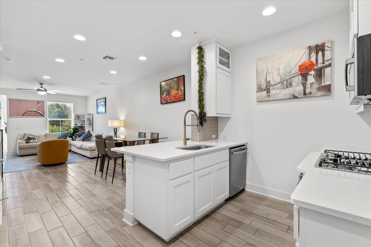 2516 Simond Ave # D, Austin, TX 78723