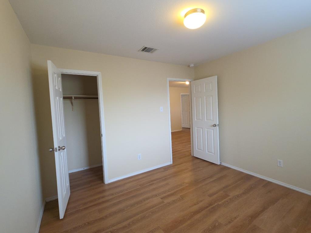 204 Ruby Lake Dr, Kyle, TX 78640