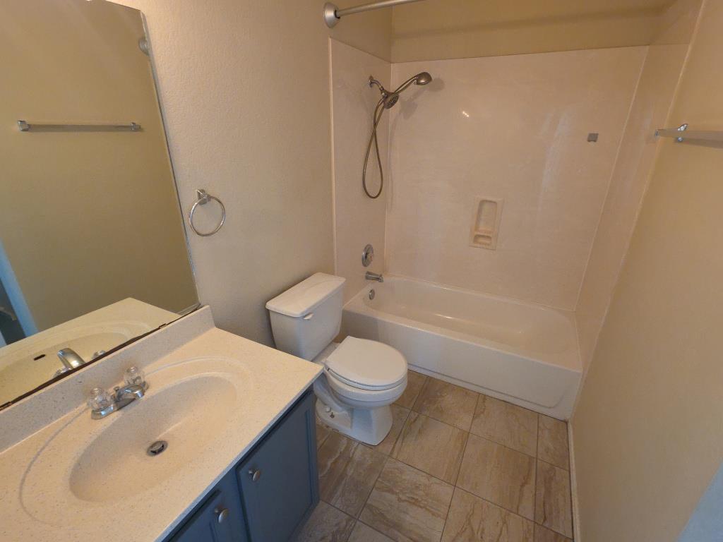 204 Ruby Lake Dr, Kyle, TX 78640