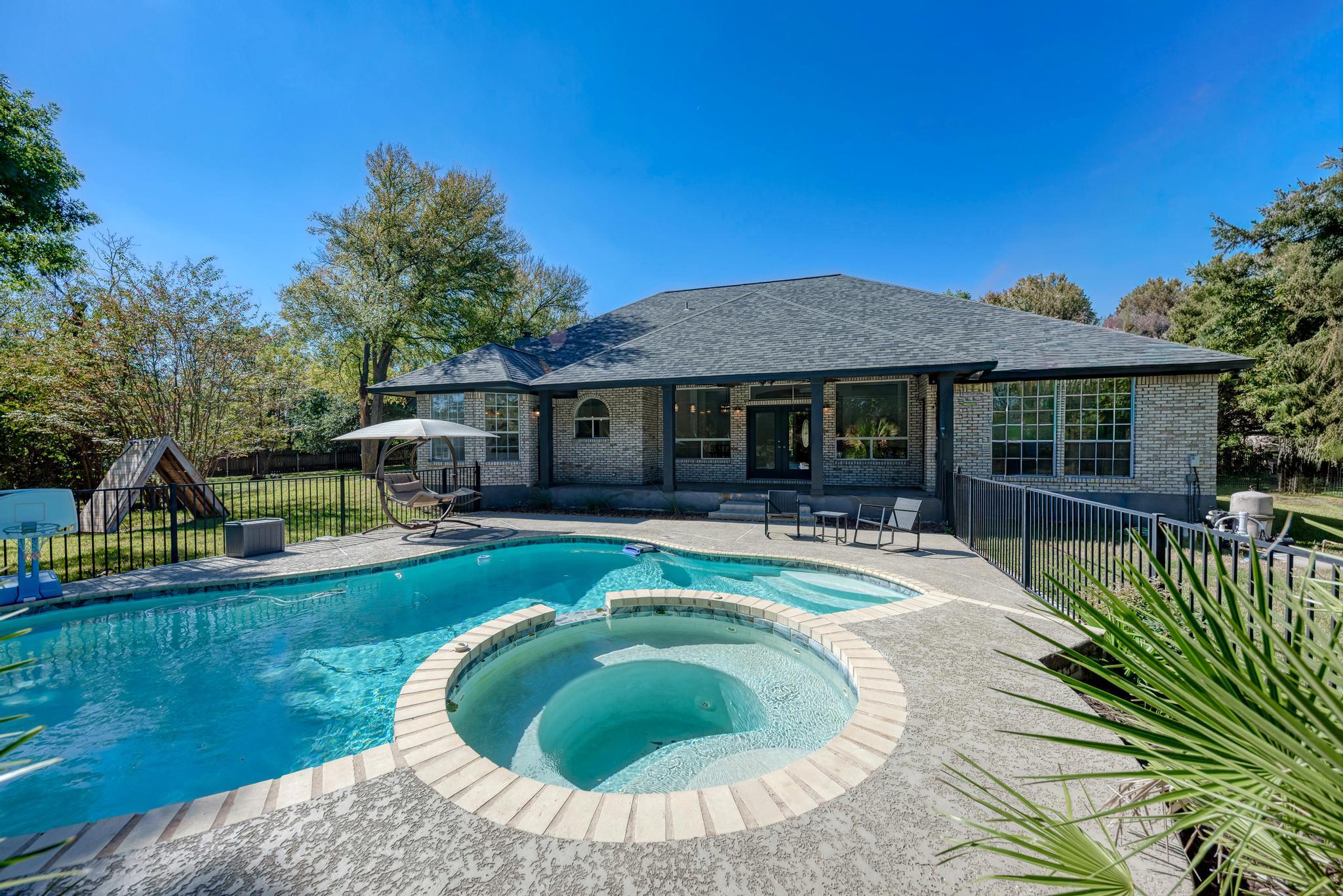 3300 Onion Hollow Cv, Austin, TX 78739