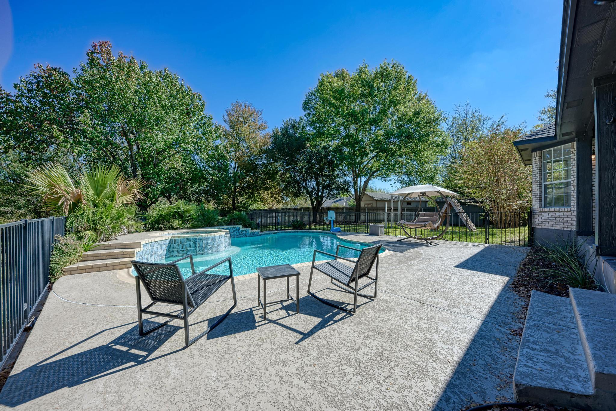 3300 Onion Hollow Cv, Austin, TX 78739