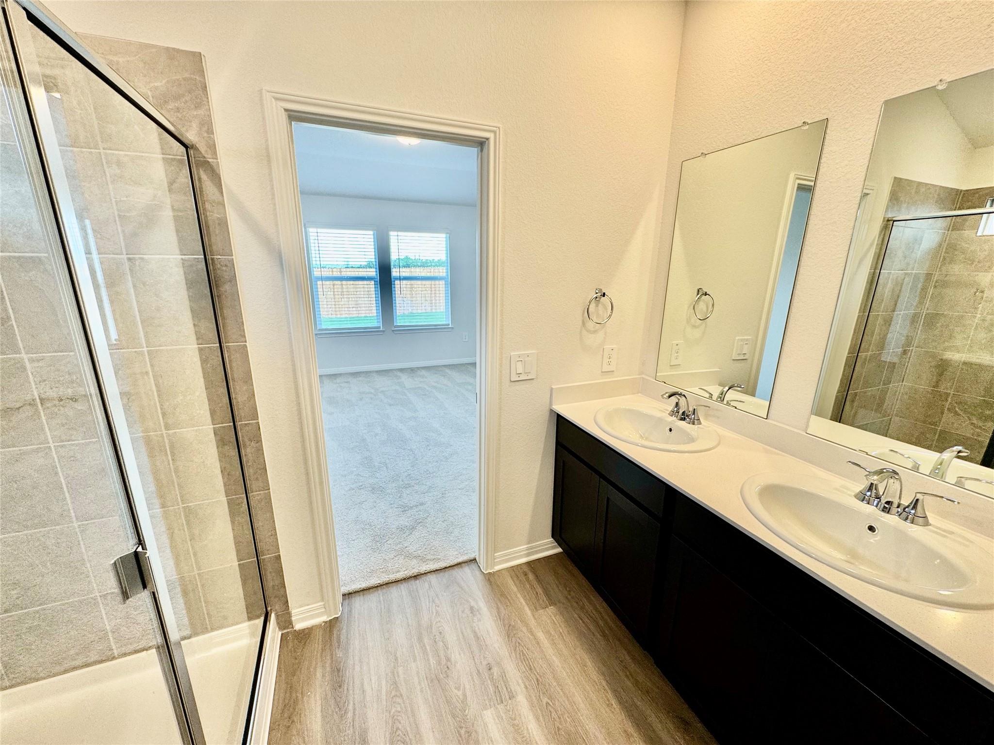 5024 Hazelnut Ln, Del Valle, TX 78617