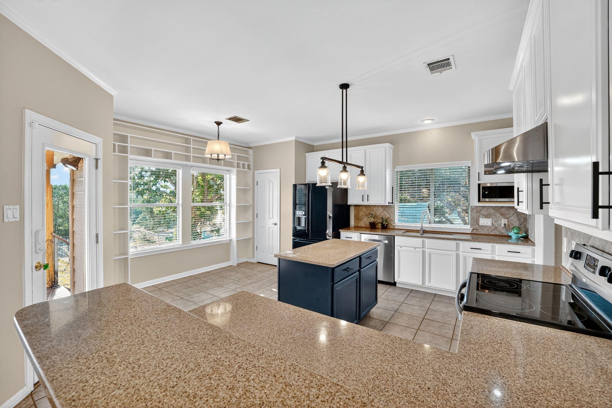 1021 Westland Ridge Rd, Dripping Springs, TX 78620