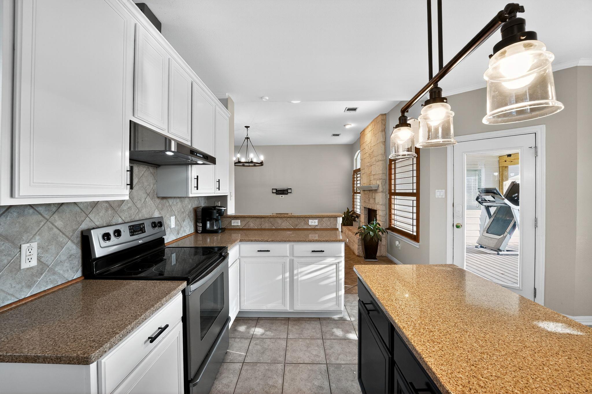 1021 Westland Ridge Rd, Dripping Springs, TX 78620